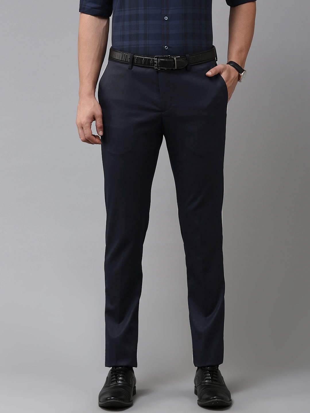 

Arrow Men Textured Tailored Trousers, Navy blue