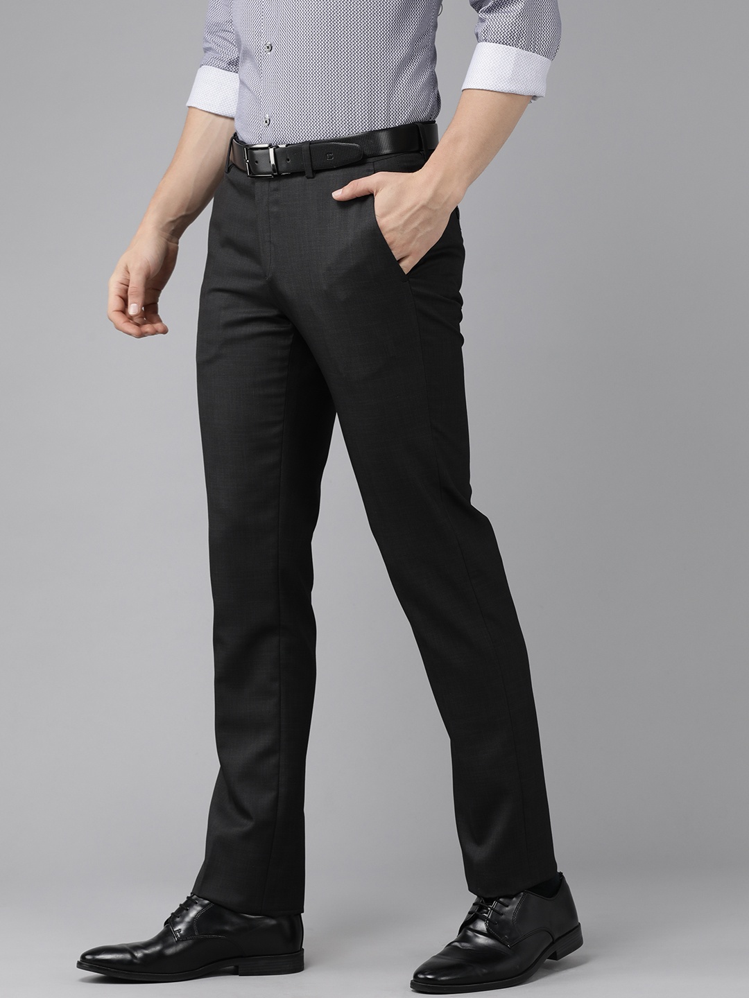

Arrow Men Black Solid Tailored Fit Mid-Rise Flat Front Formal Trousers