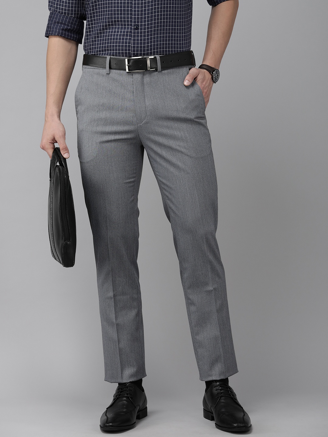 

Arrow Men Grey Textured Jackson Super Slim Fit Trousers