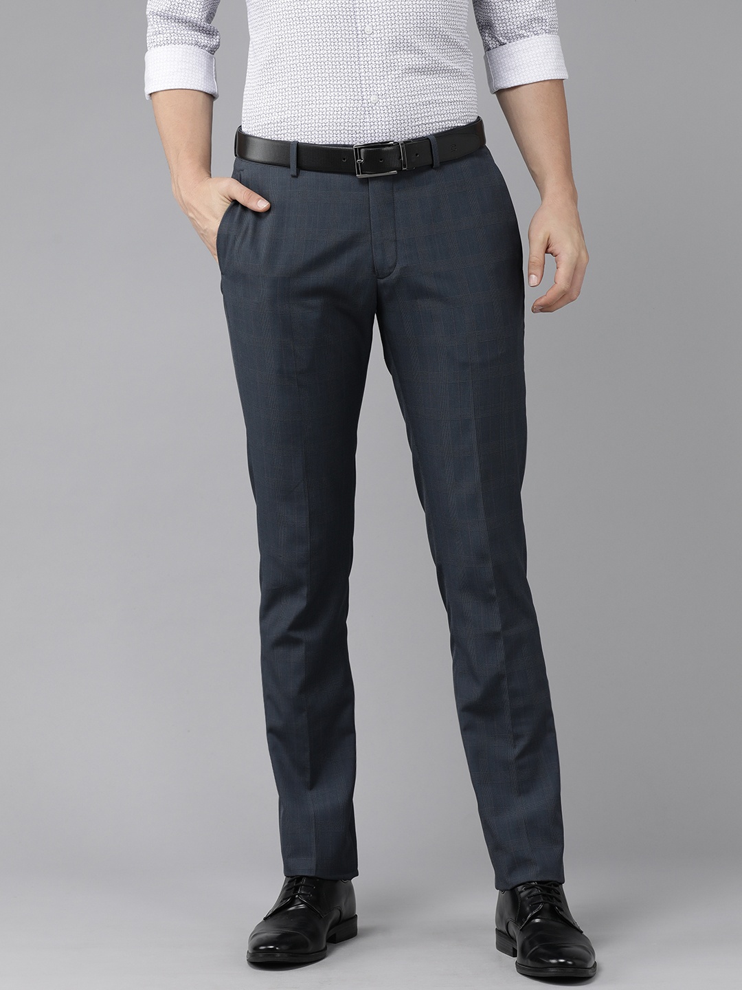 

Arrow Men Navy Blue Checked Tailored Fit Mid-Rise Flat Front Formal Trousers