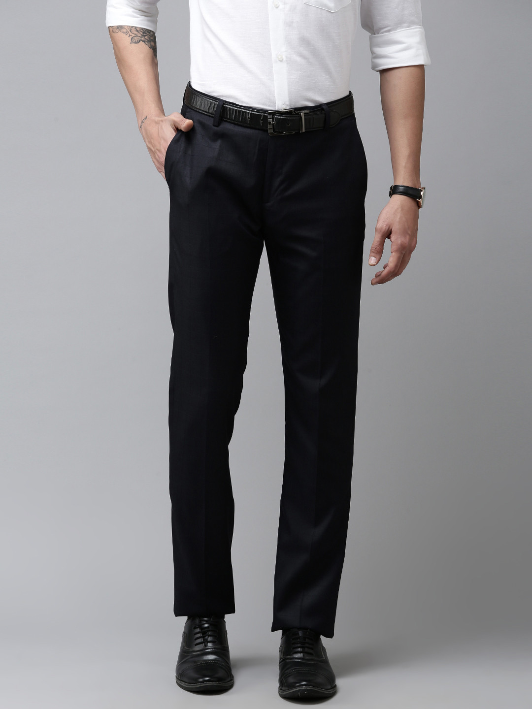 

Arrow Men Navy Blue Checked Tailored Fit Formal Trousers