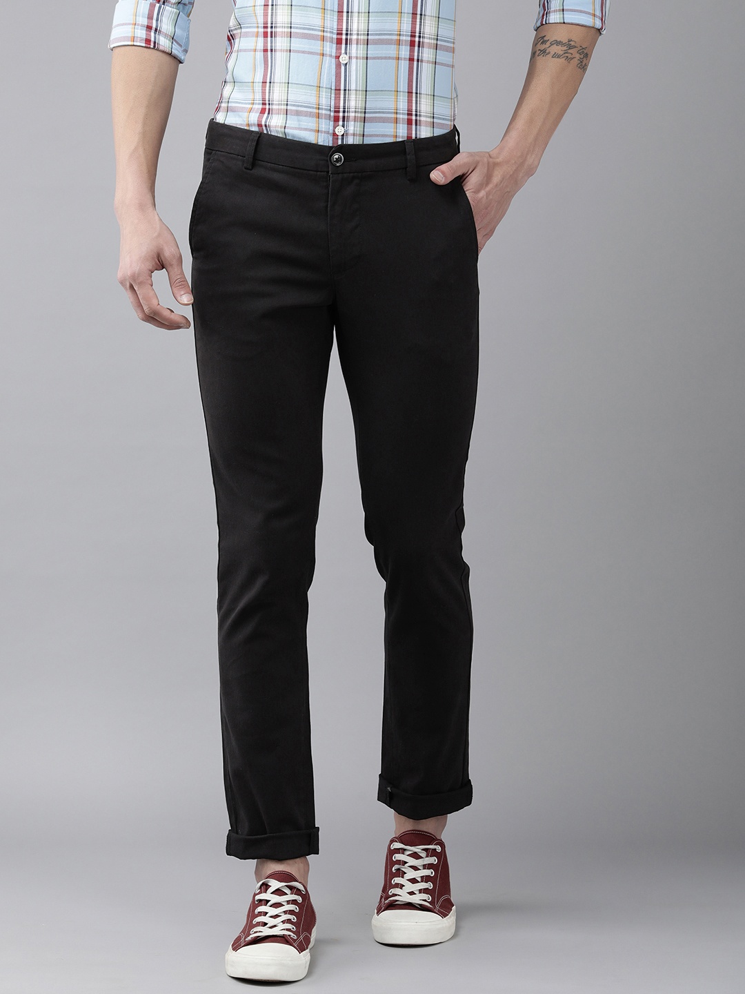 

Arrow Sport Men Black Solid Original Slim Fit Mid-Rise Plain Woven Flat-Front Trousers