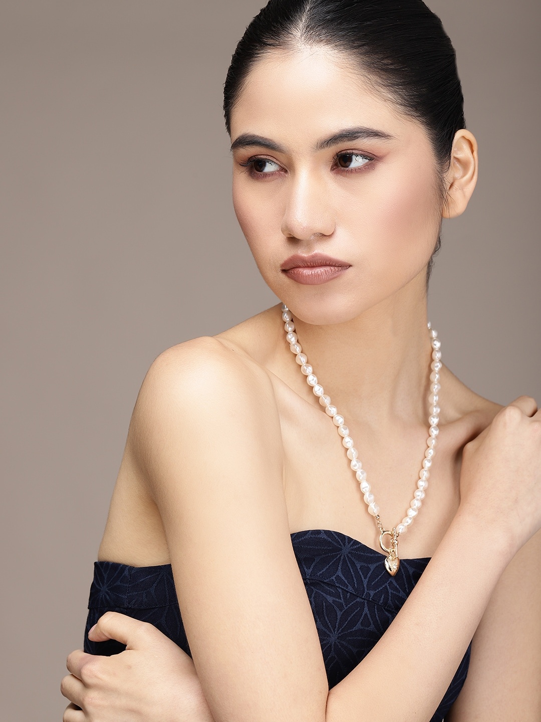 

bebe Women White & Gold-Toned Pearl Necklace with Pendant