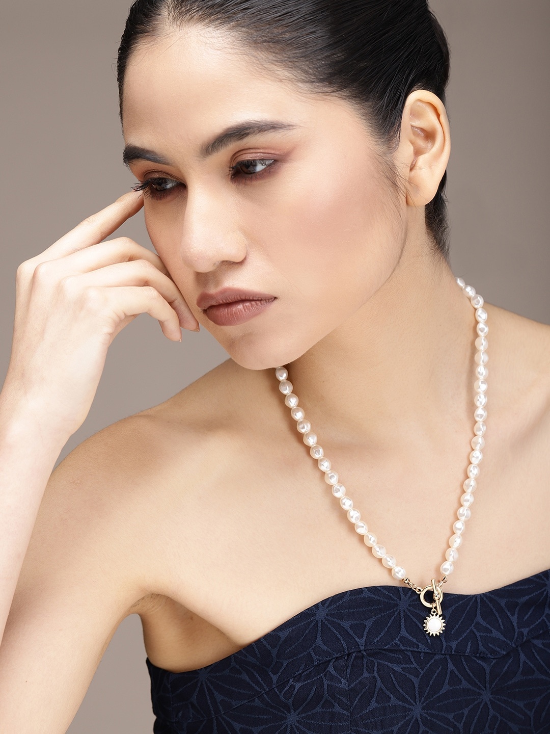 

bebe Women White Pearl Necklace