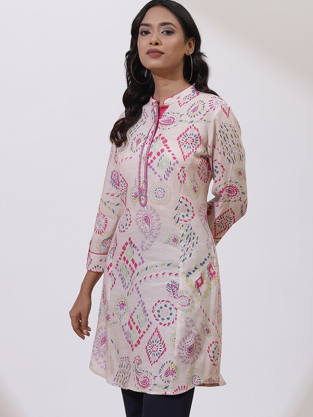 

Lakshita Pink & Purple Geometric Printed Straight Kurti