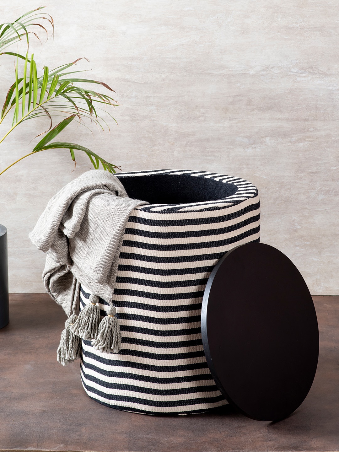 

nestroots Black Striped Ottoman