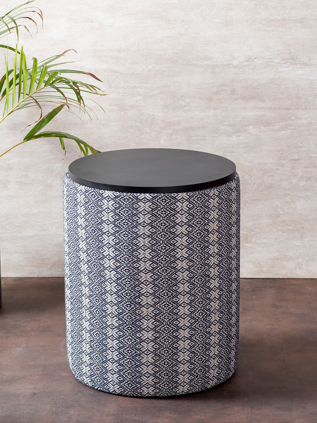 

nestroots Grey & White Geometric Ottoman