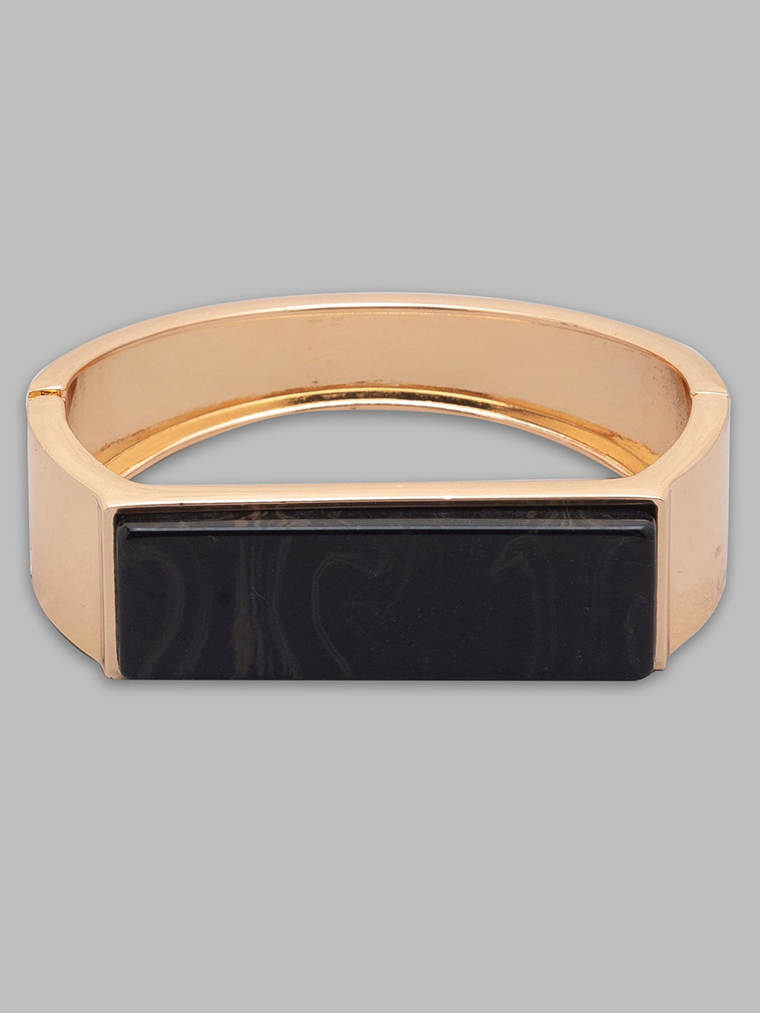 

Globus Women Gold Bracelet