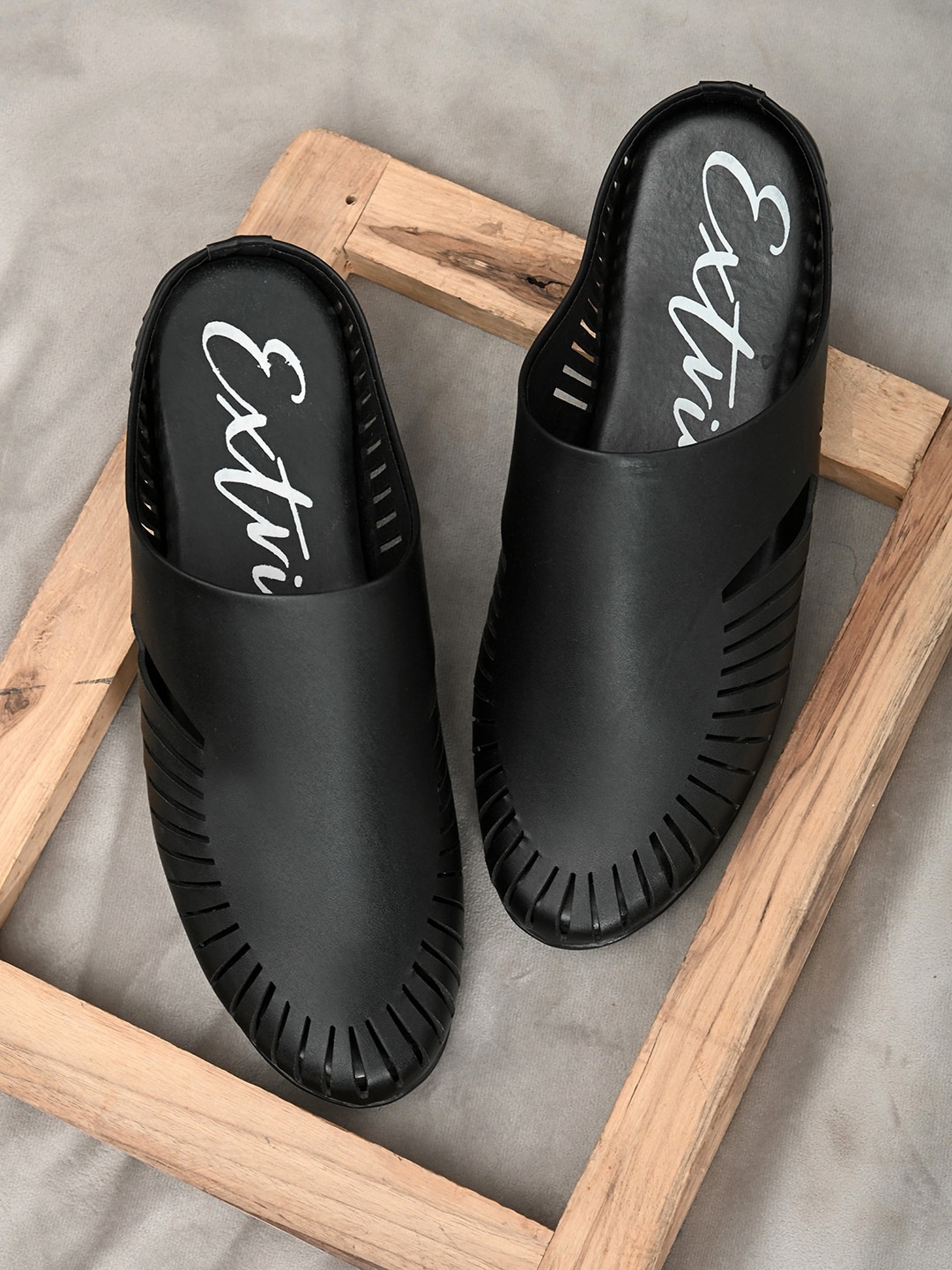 

EXTRIMOS Men Black Loafers