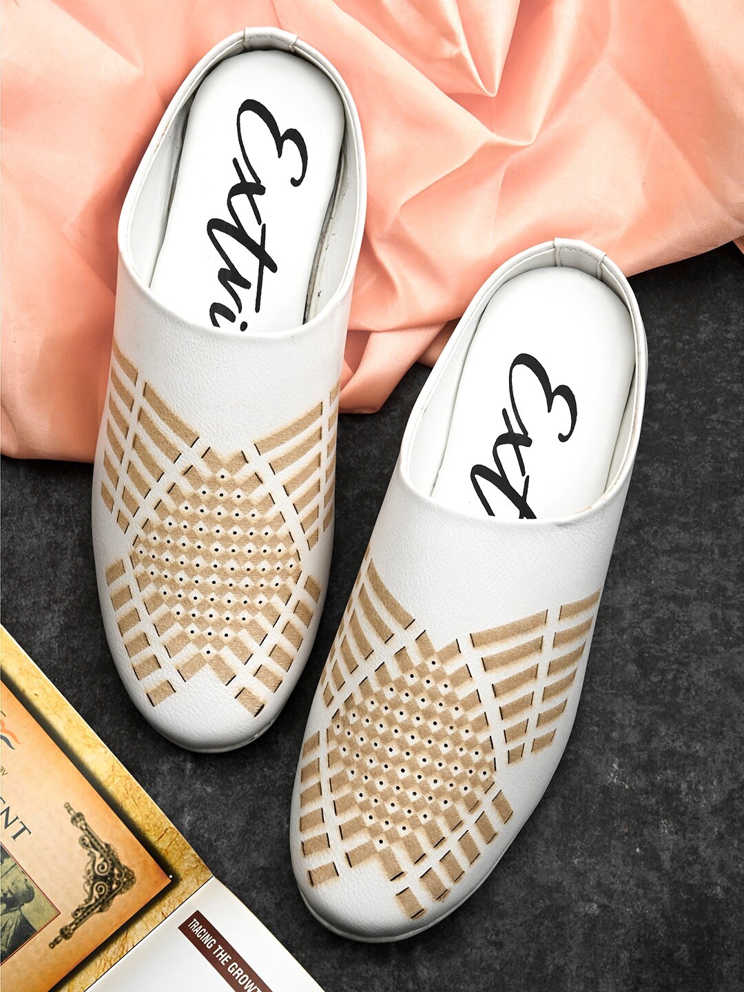 

EXTRIMOS Men White Woven Design Slip-On Sneakers