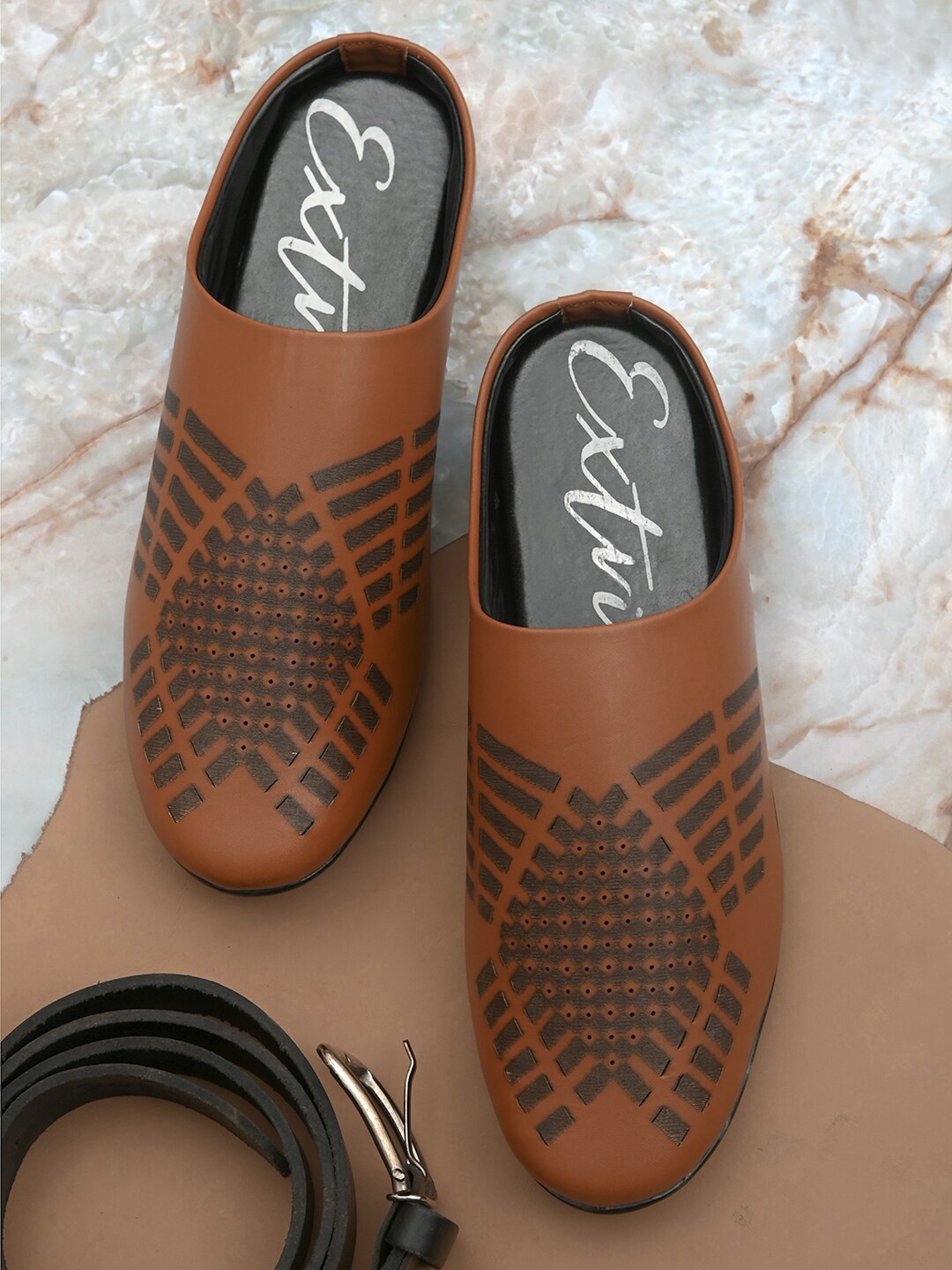 

EXTRIMOS Men Brown Woven Design Slip-On Sneakers