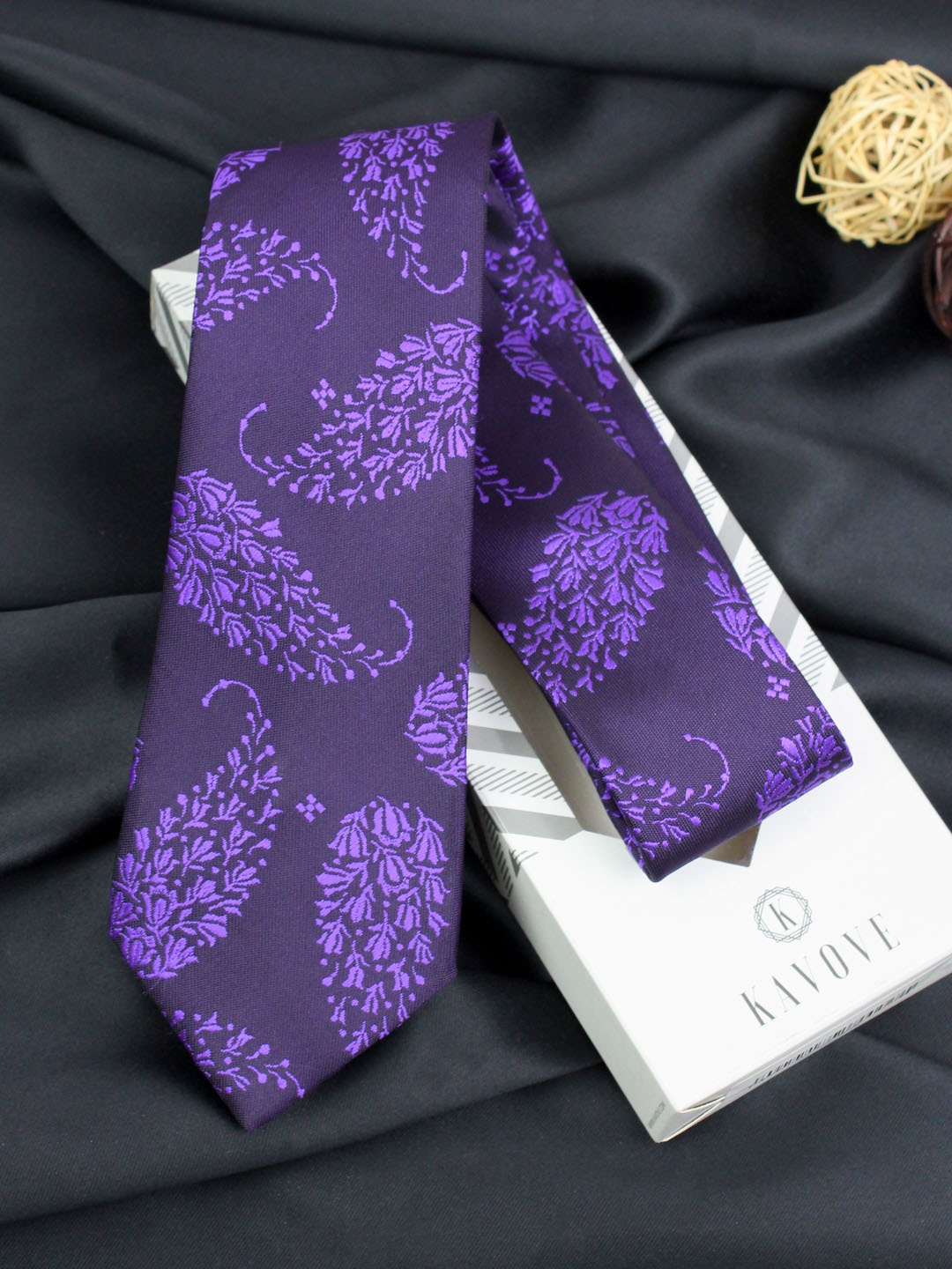 

KOVOVE Unisex Purple Paisley Woven Design Broad Tie