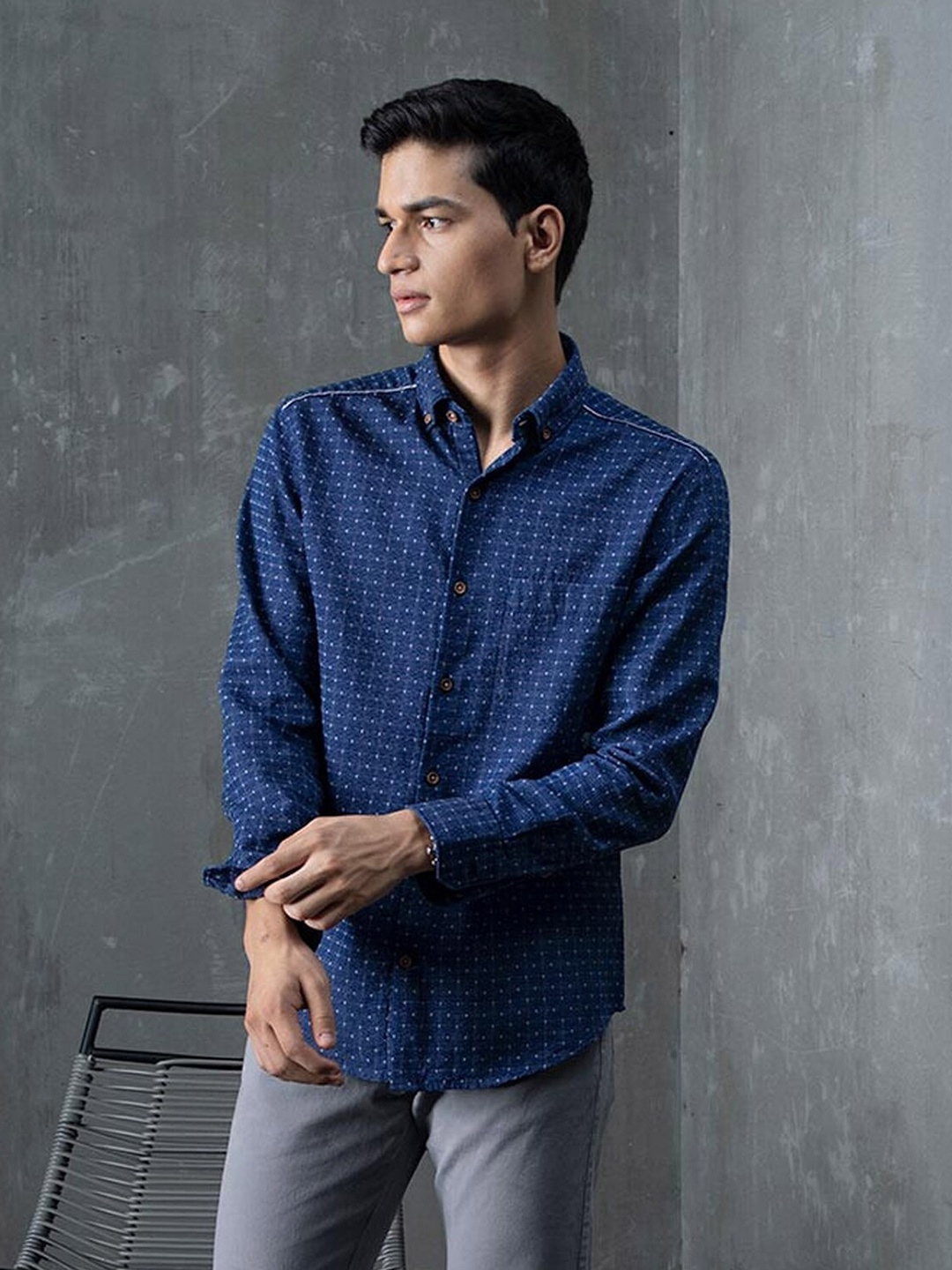 

Andamen Men Blue Classic Slim Fit Printed Casual Shirt