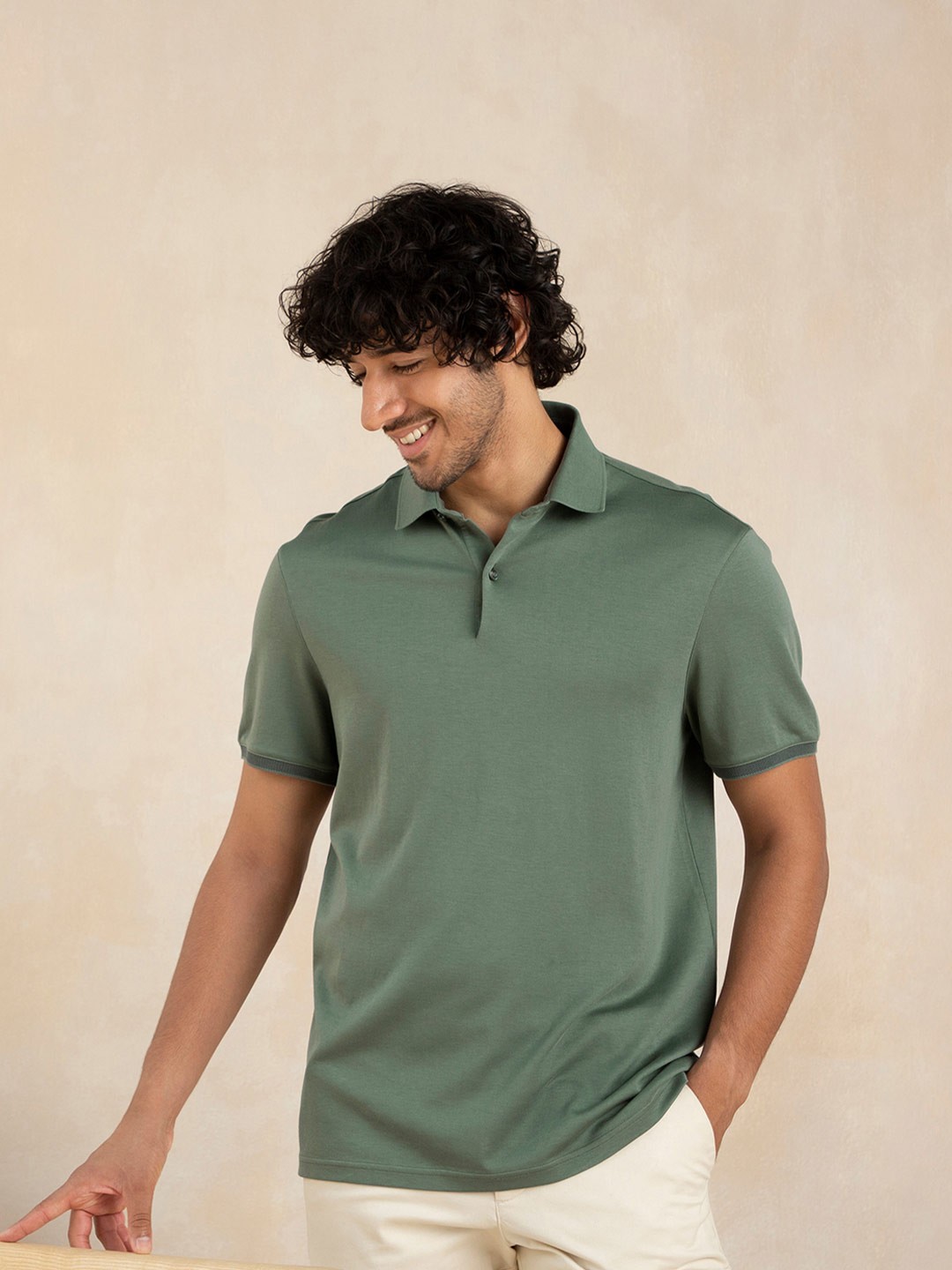 

Andamen Men Green Polo Collar Applique T-shirt