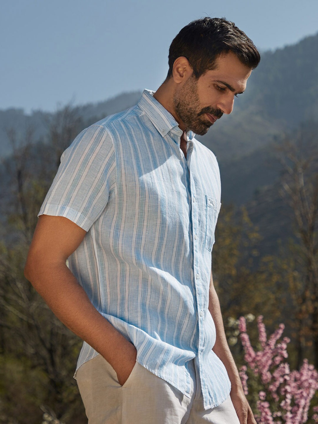 

Andamen Men Blue Classic Striped Casual Shirt