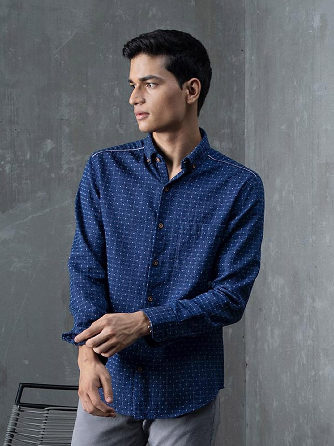

Andamen Men Blue Classic Casual Shirt