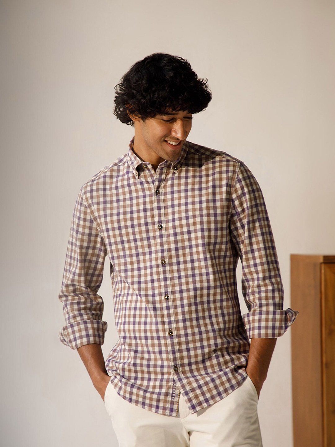 

Andamen Men Purple Classic Slim Fit Checked Casual Shirt