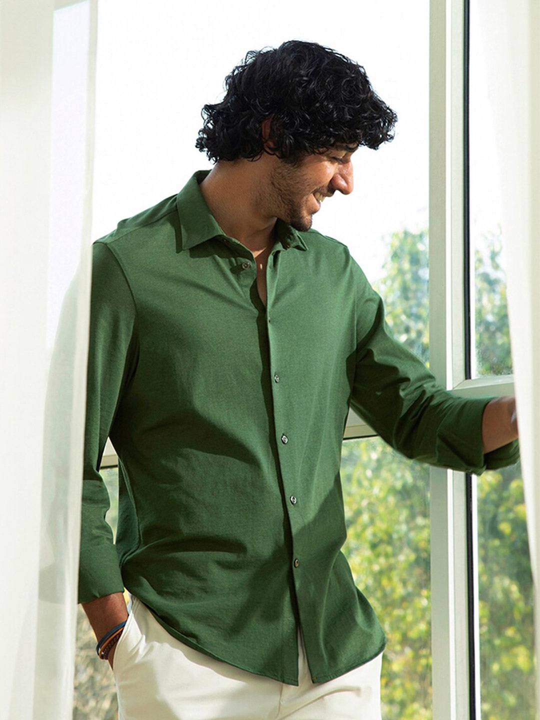 

Andamen Men Green Classic Casual Shirt