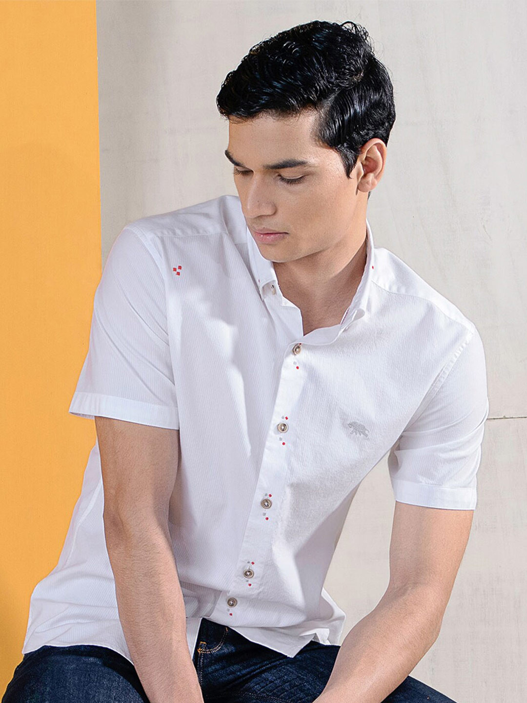 

Andamen Men White Classic Casual Shirt