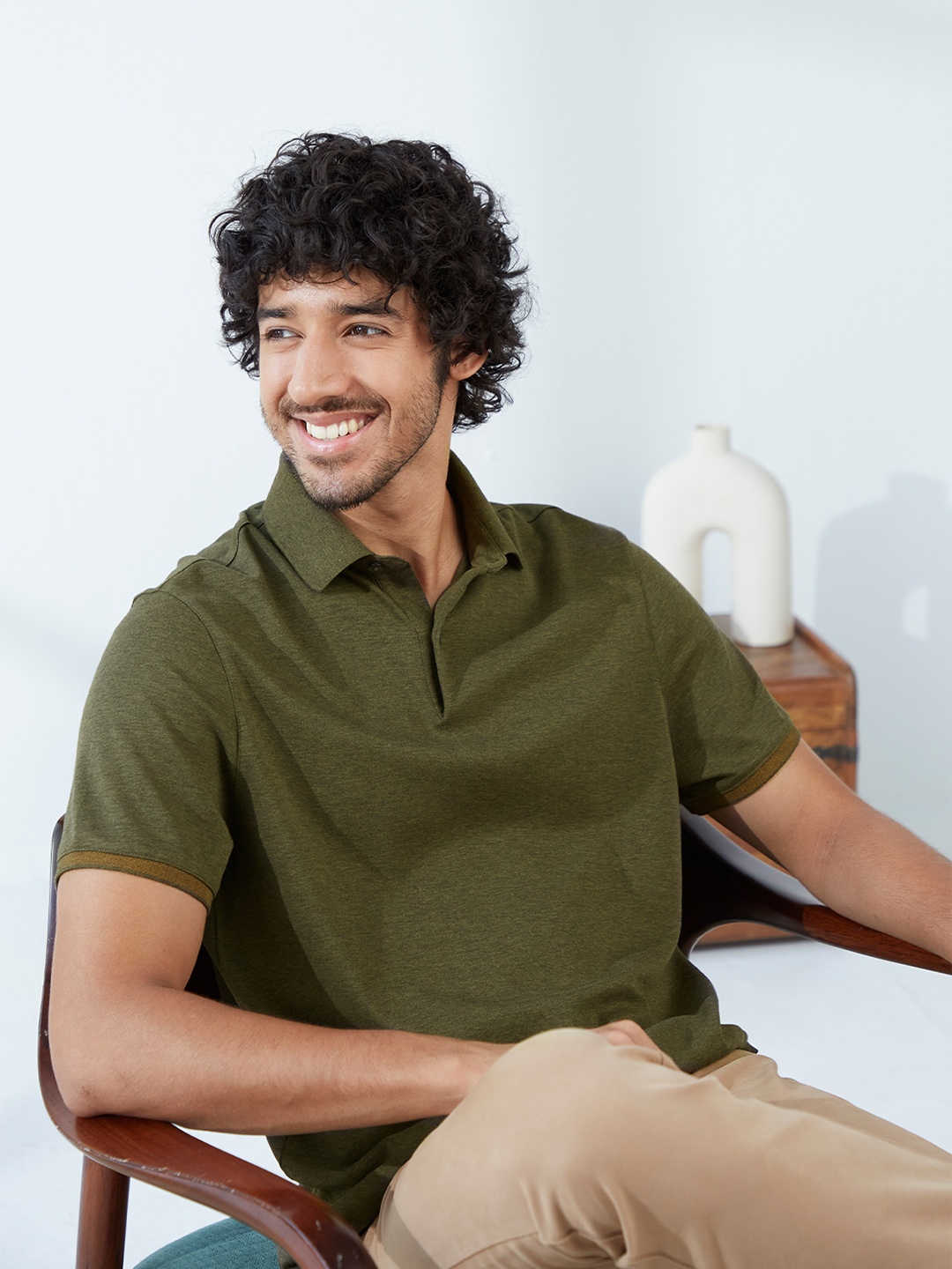 

Andamen Men Olive Green Polo Collar T-shirt