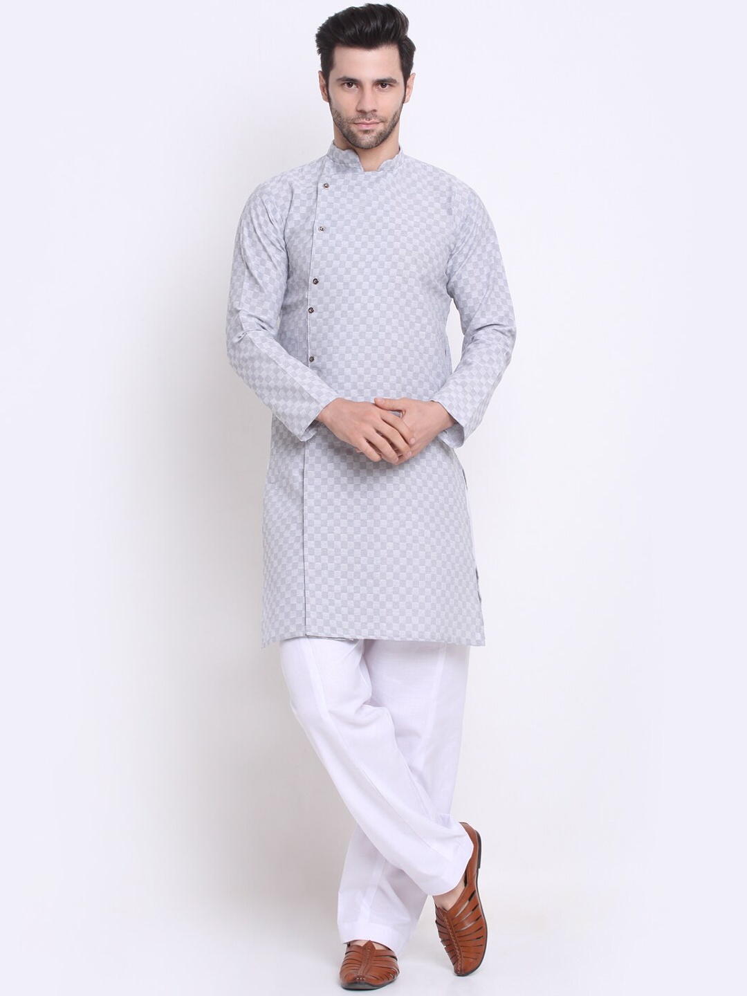 

Benstoke Men Grey Printed Angrakha Kurta with Pyjamas