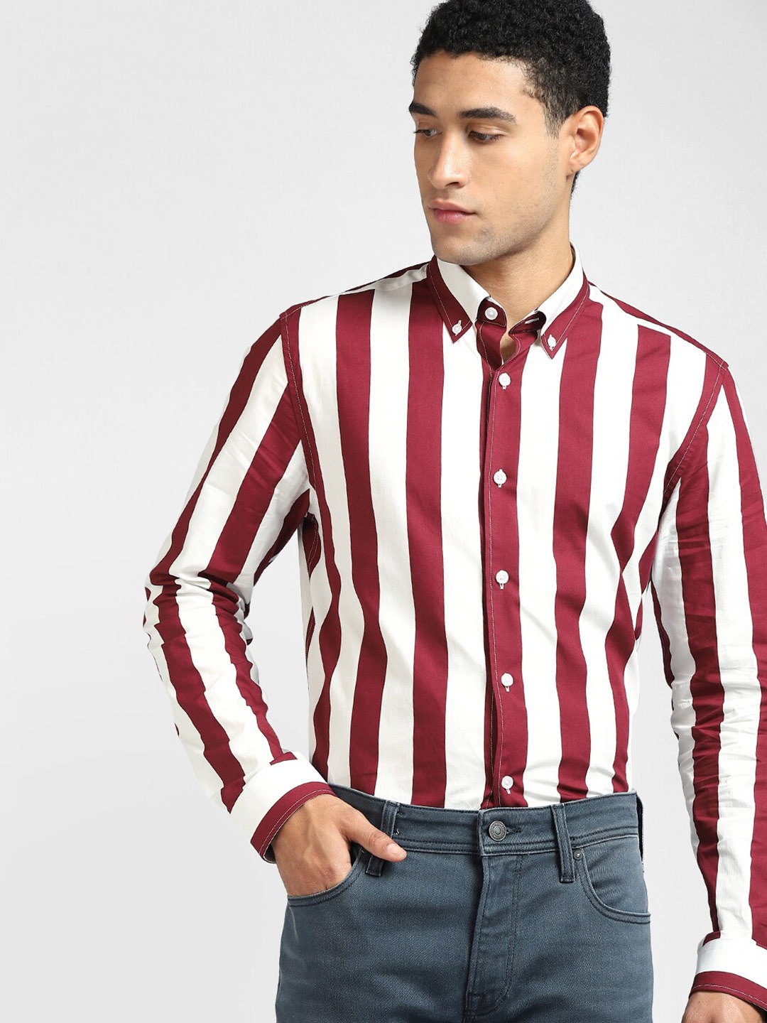 

Jack & Jones Men White and Red Striped Casual Shirt