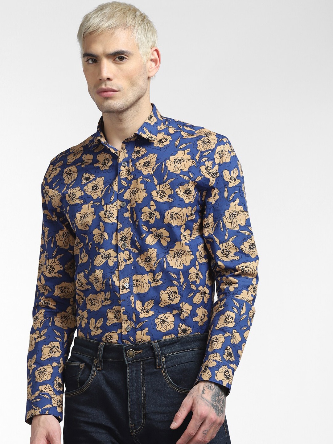 

Jack & Jones Men Blue Floral Printed Casual Shirt