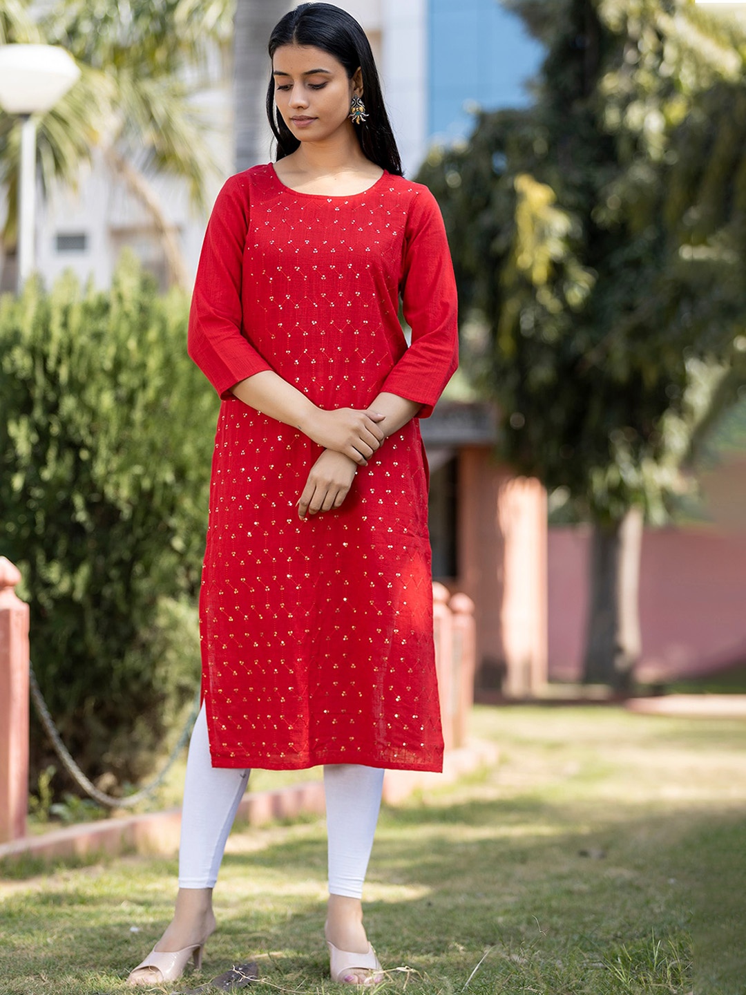 

KAAJH Women Red Geometric Thread Work Summer Sheers Pathani Kurta