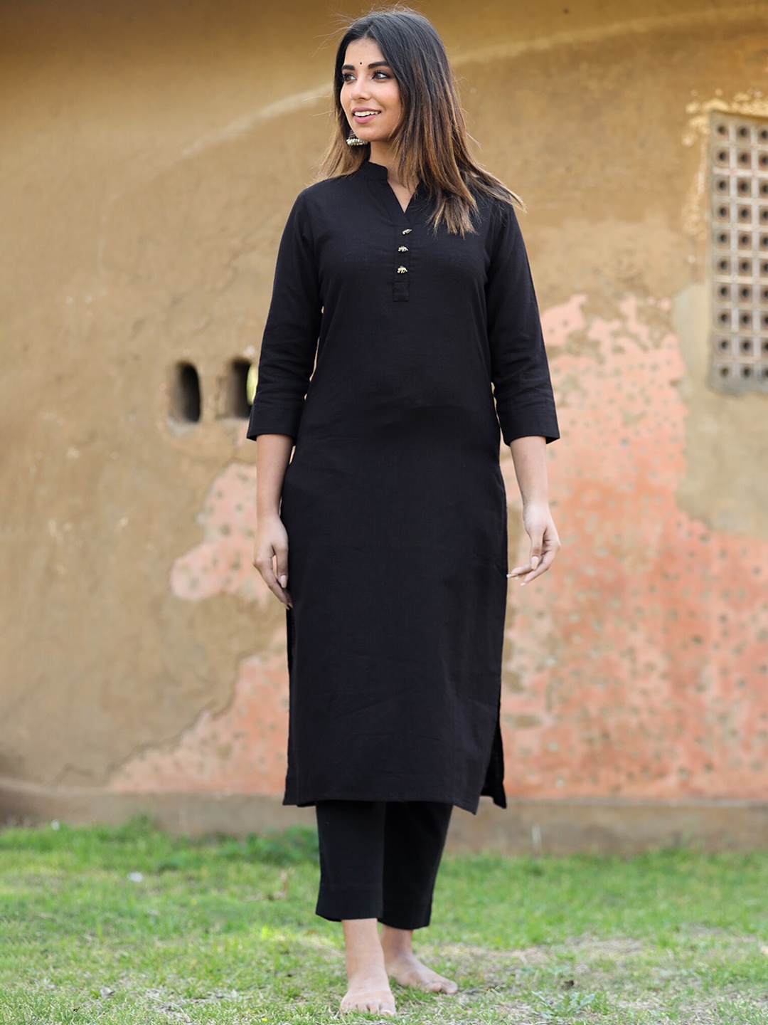 

KAAJH Women Black Summer Cotton Straight Kurta