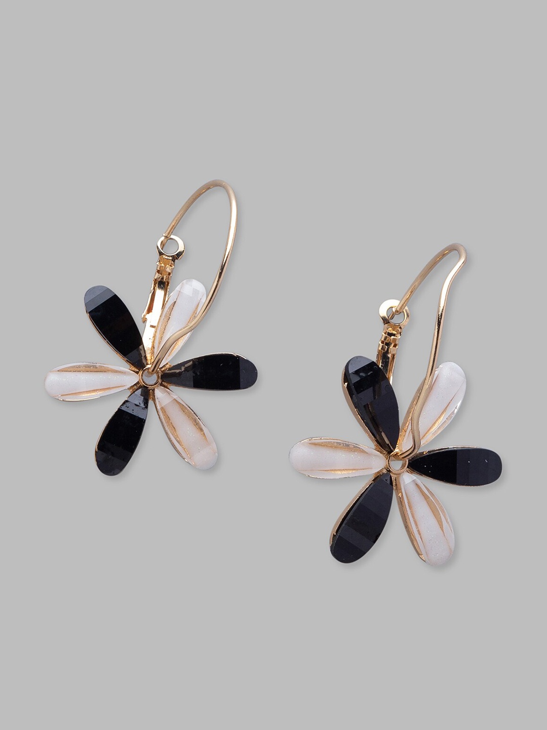 

Globus Gold-Toned Floral Drop Earrings Pack of 2