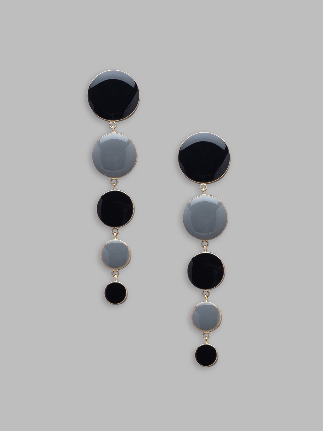 

Globus Black & Grey Geometric Studs Earrings