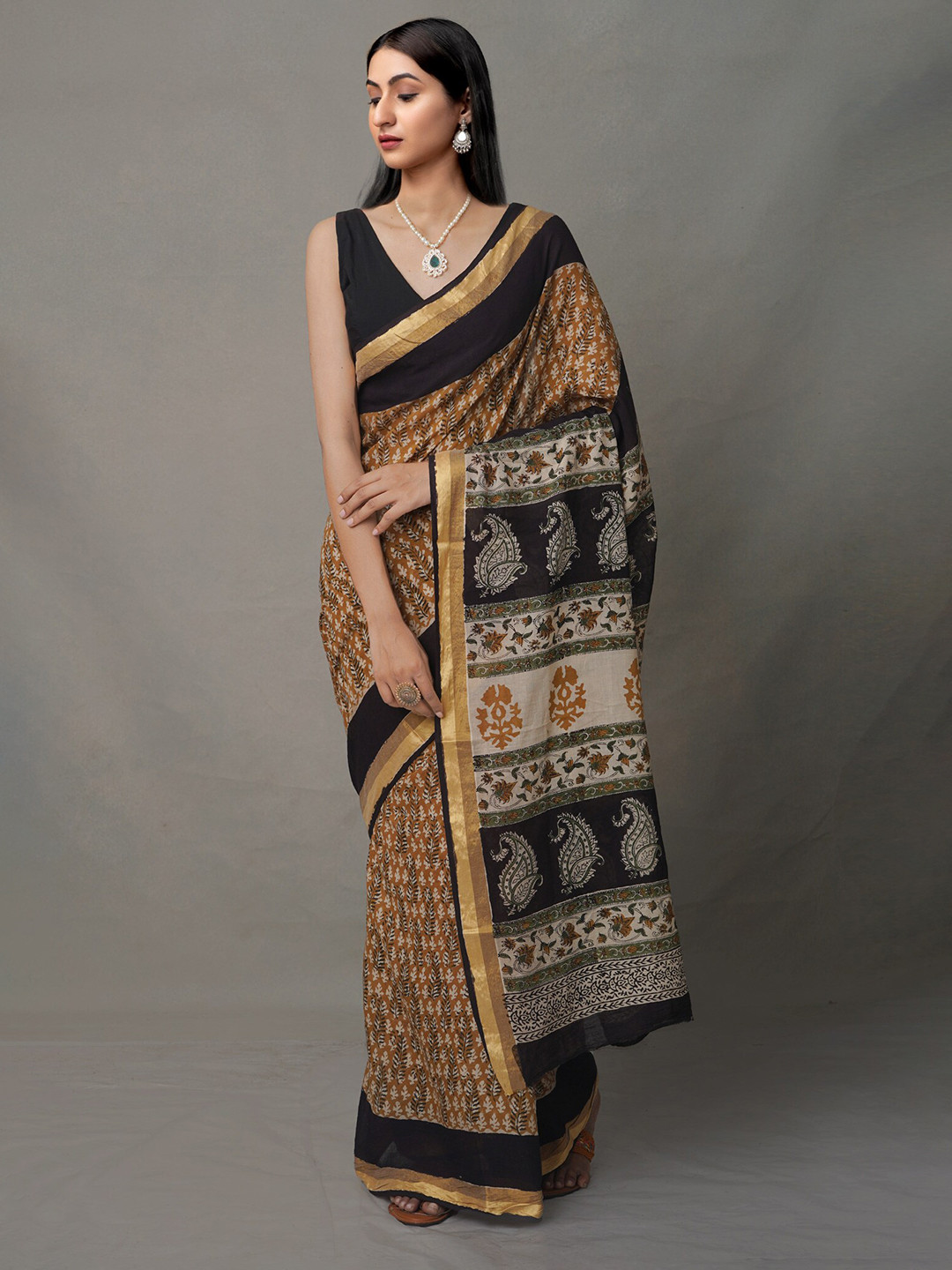 

Unnati Silks Brown & Gold-Toned Tie and Dye Zari Pure Cotton Block Print Saree