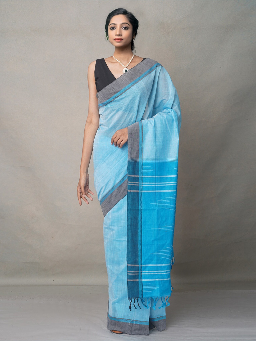 

Unnati Silks Blue & White Pure Cotton Handloom Chettinad Saree