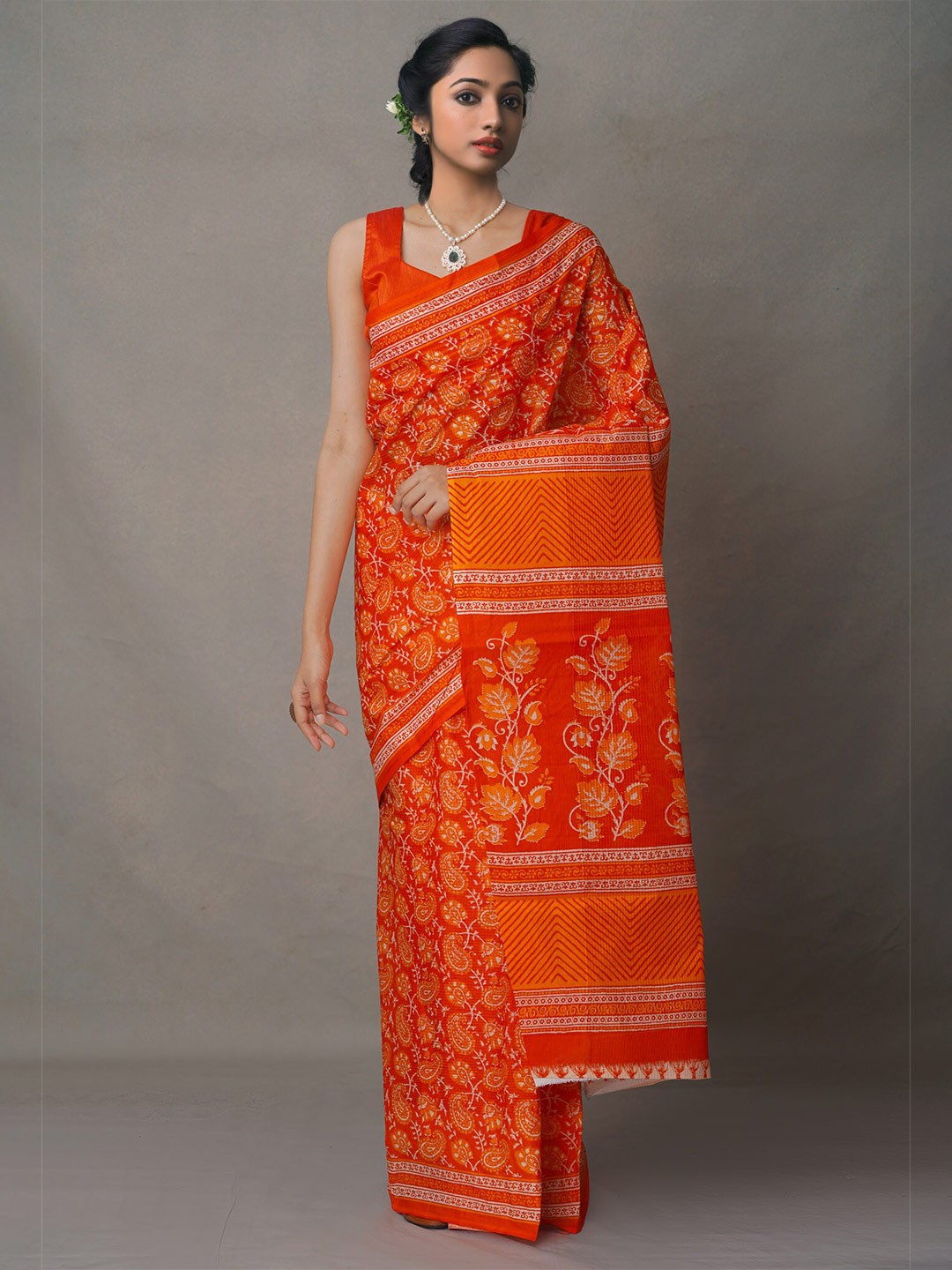 

Unnati Silks Orange & Gold-Toned Floral Pure Cotton Block Print Saree