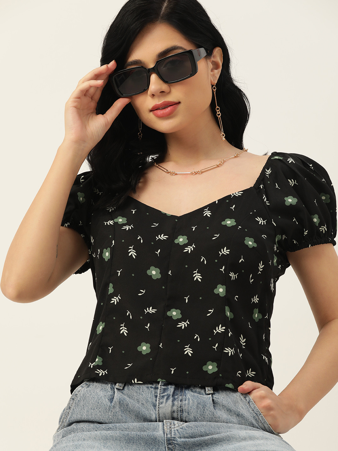 

DressBerry Black & Green Floral Print Sweetheart Neck Regular Top