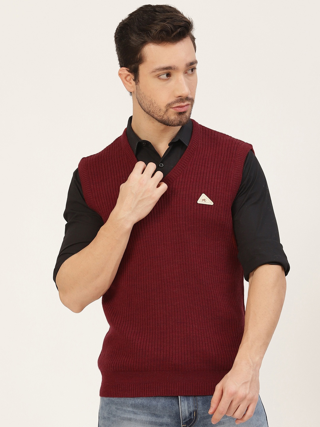 

Monte Carlo Men Maroon Ribbed Sweater Vest