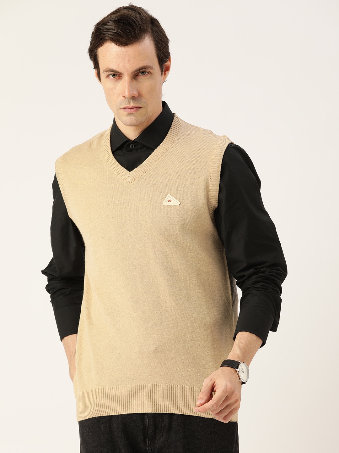 

Monte Carlo Men Beige Solid Sweater Vest