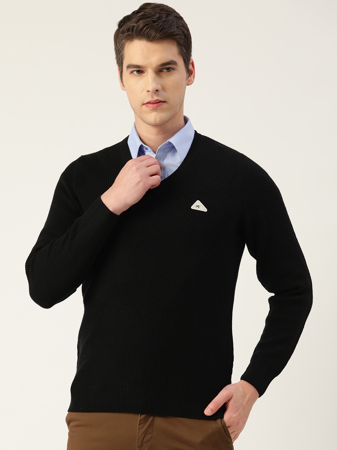 

Monte Carlo Men Black Solid Sweater