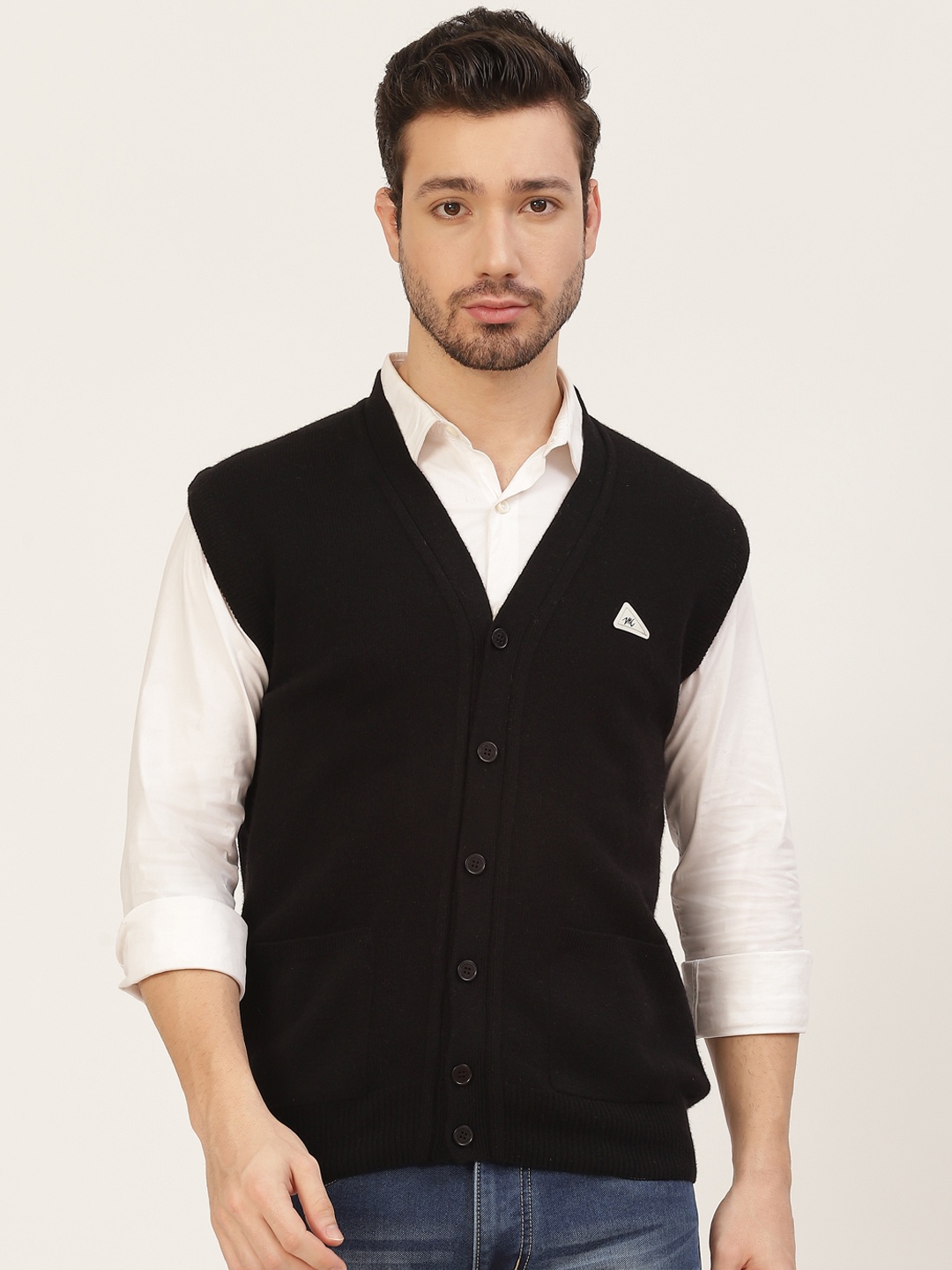 

Monte Carlo Men Black Solid V-Neck Cardigan