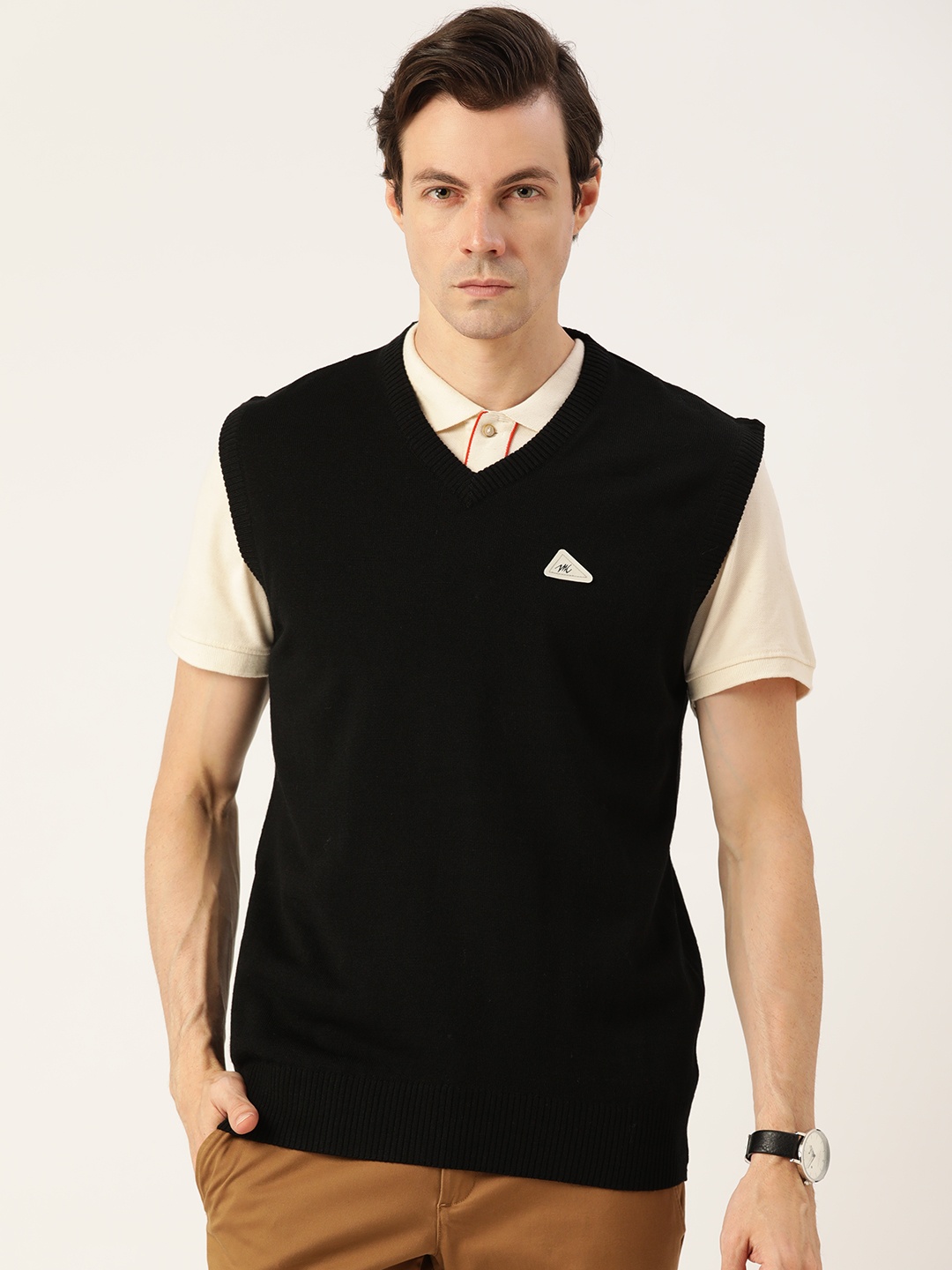 

Monte Carlo Men Black Solid Knitted Sweater Vest