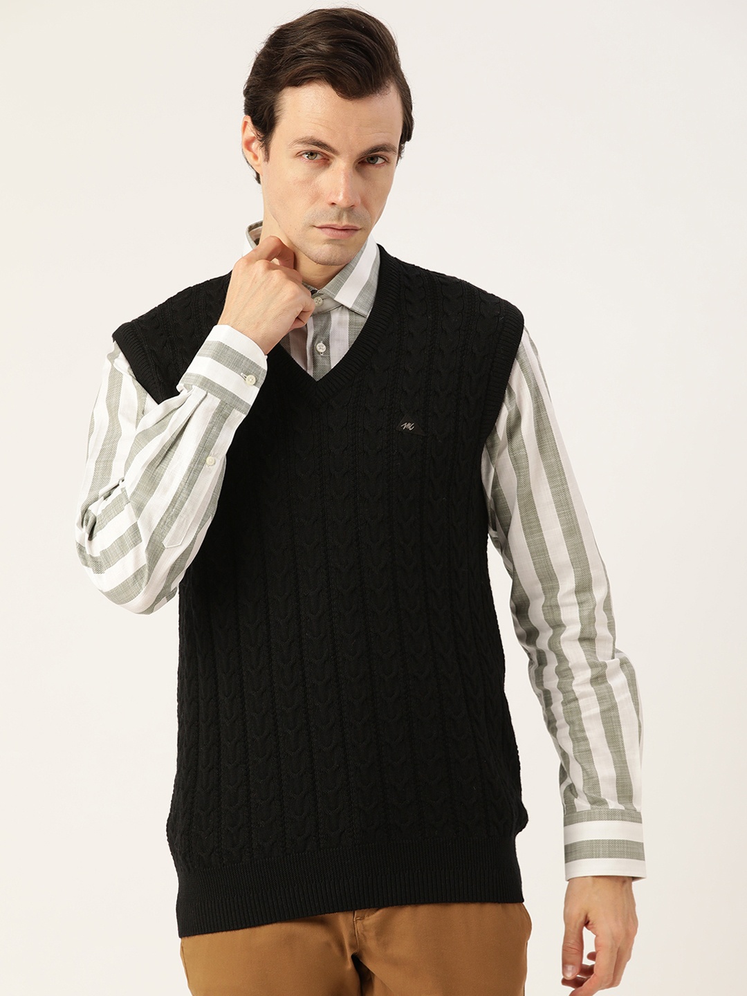 

Monte Carlo Men Black Self-Design Sweater Vest