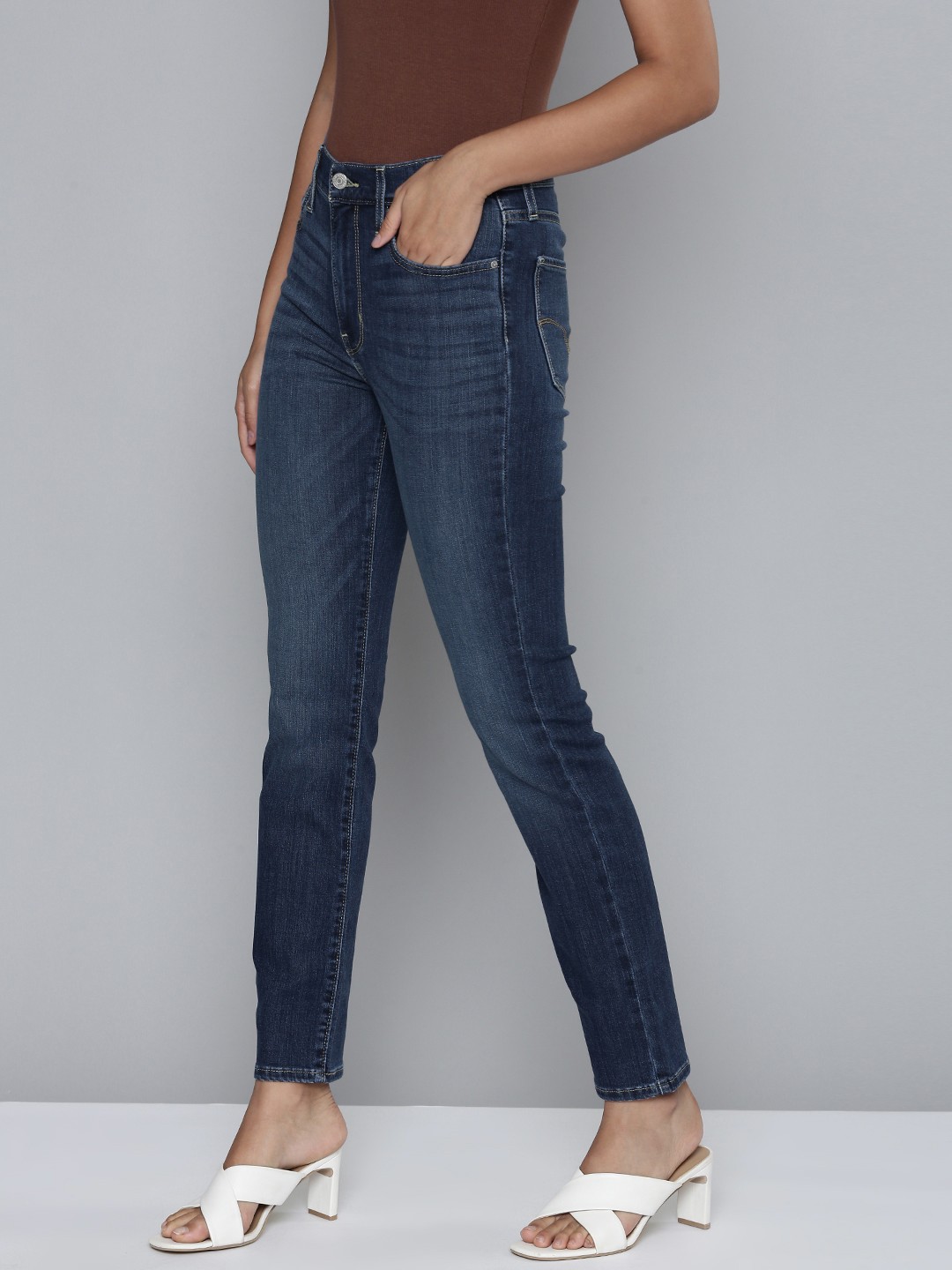 

Levis Women Blue 724 Straight Fit Light Fade Stretchable Jeans