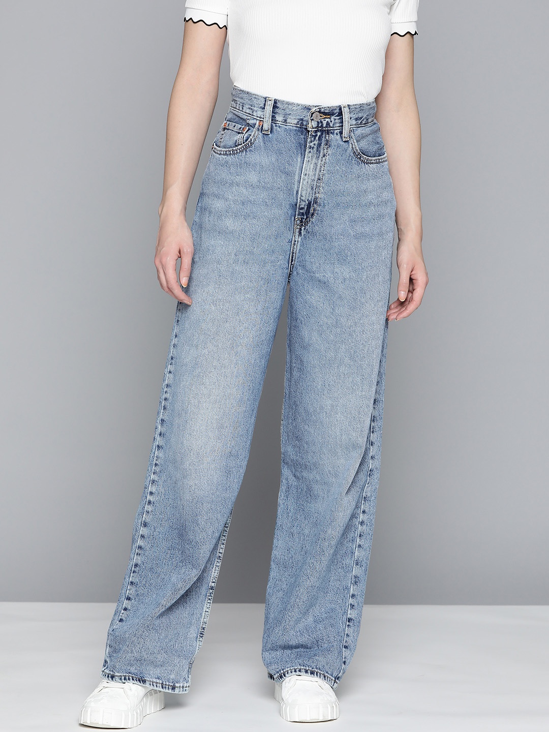 

Levis Women Loose Fit Pure Cotton Light Fade Jeans, Blue