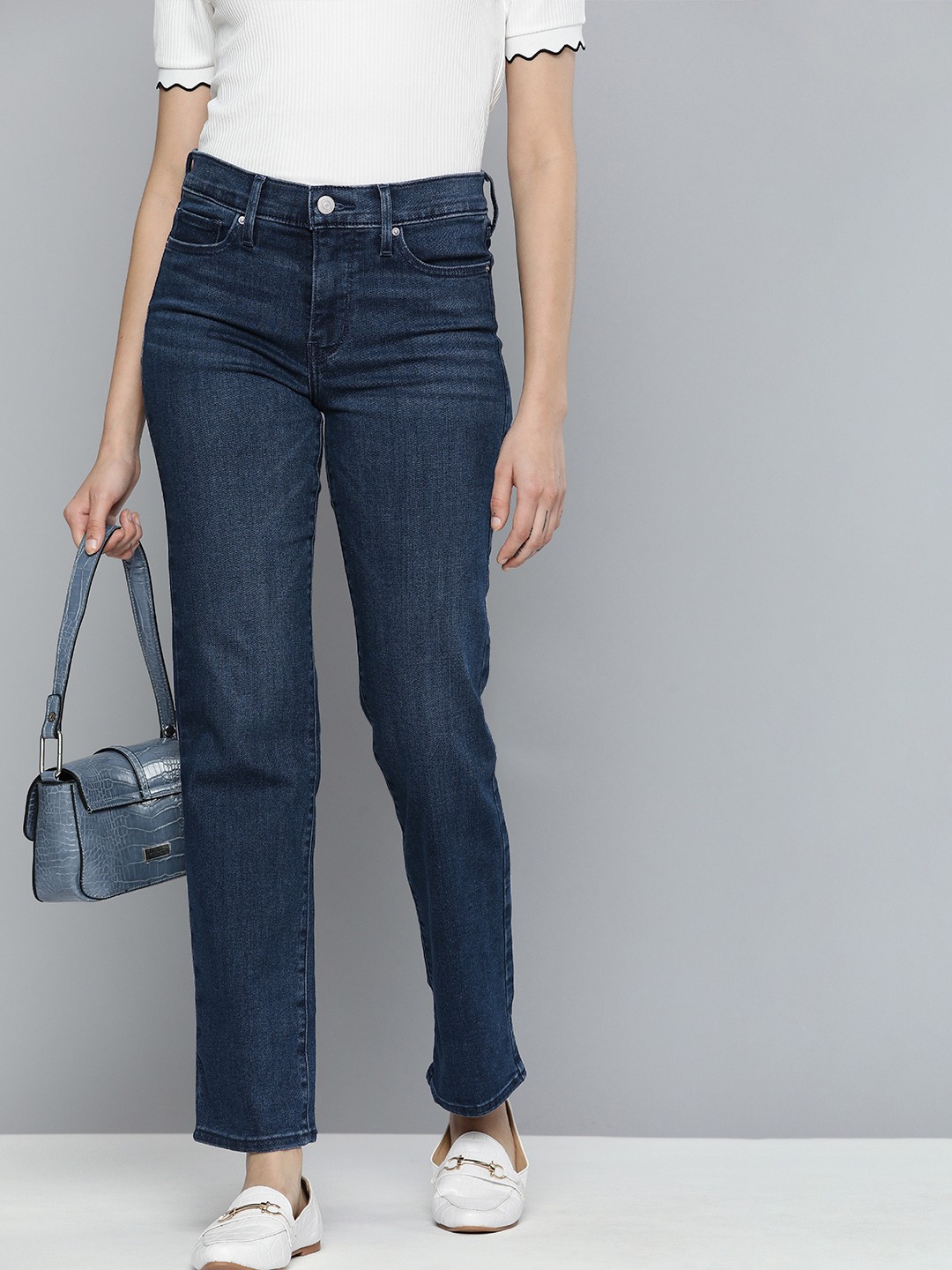 

Levis Blue 314 Straight Fit Light Fade Mid Rise Jeans