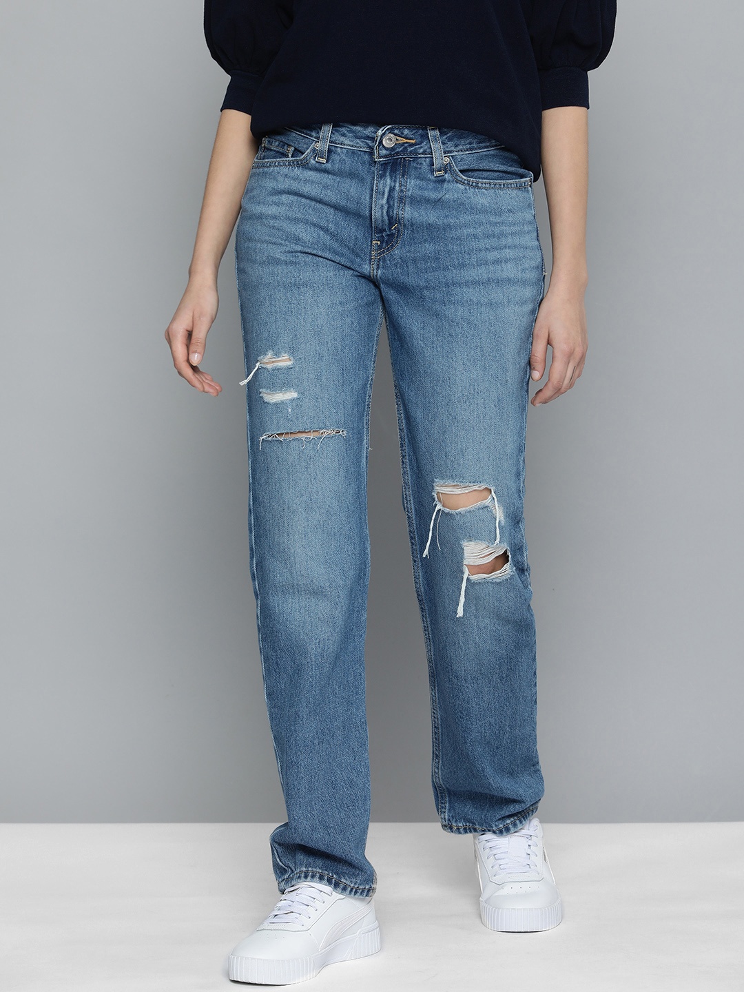 

Levis Women Blue Straight Fit Slash Knee Light Fade Jeans