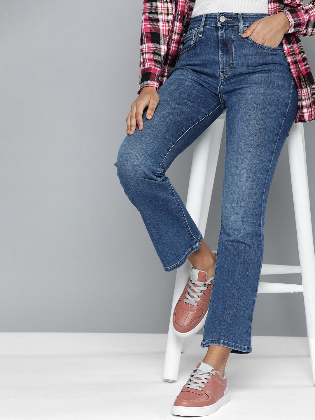 

Levis Women Bootcut High-Rise Light Fade Stretchable Jeans, Blue
