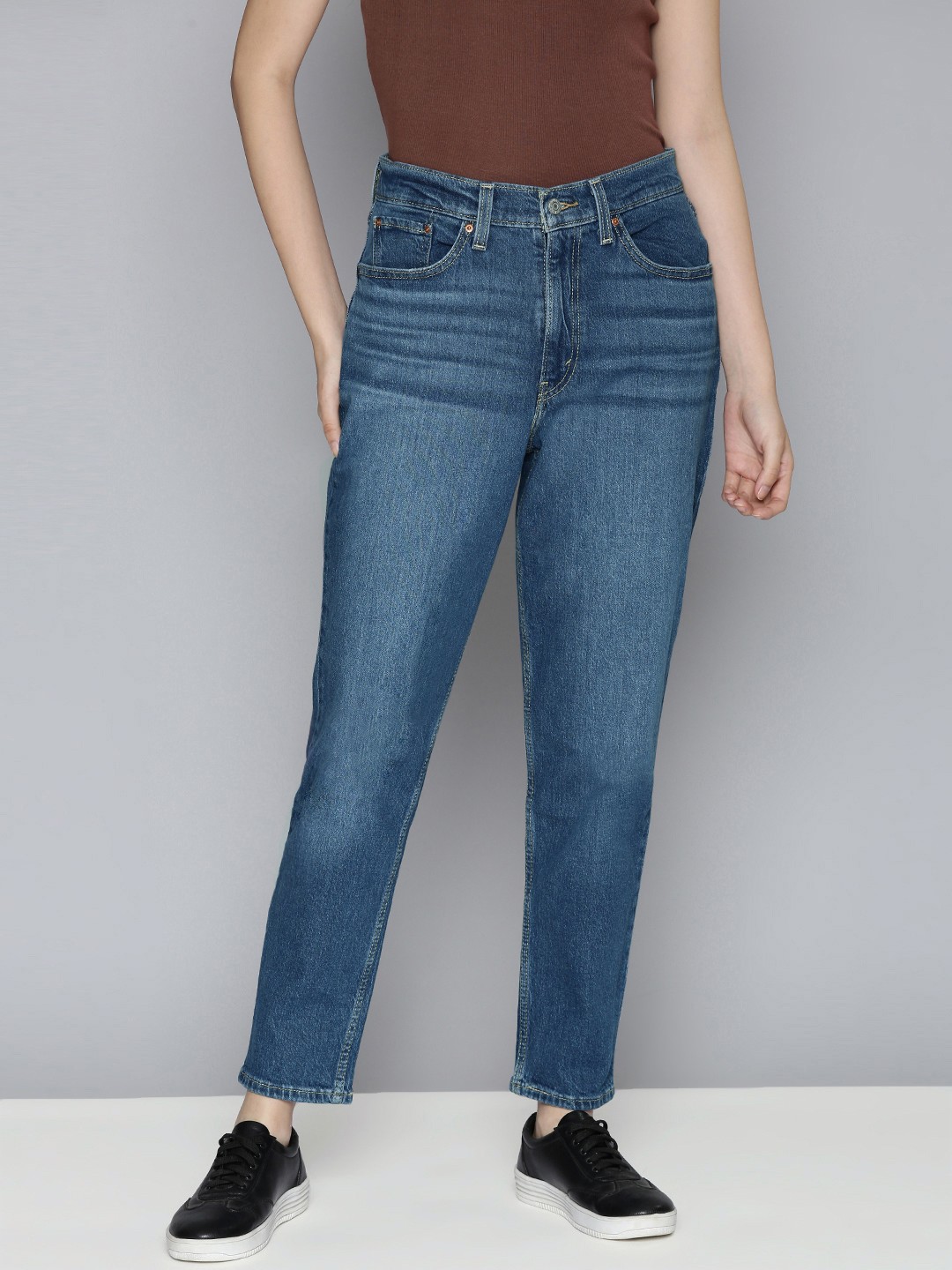 

Levis 80's Mom Tapered Fit High-Rise Light Fade Jeans, Blue
