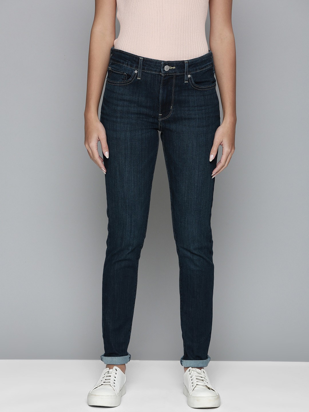 

Levis Women Blue 711 Skinny Fit Light Fade Stretchable Jeans