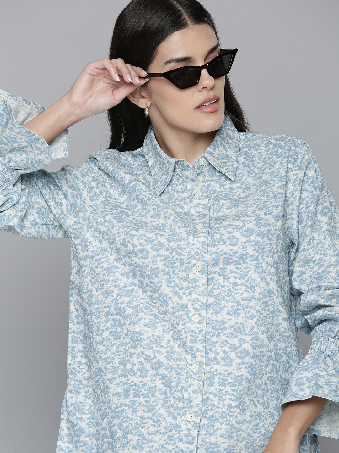 

Levis Women Blue Pure Cotton Long Sleeves Printed Casual Shirt