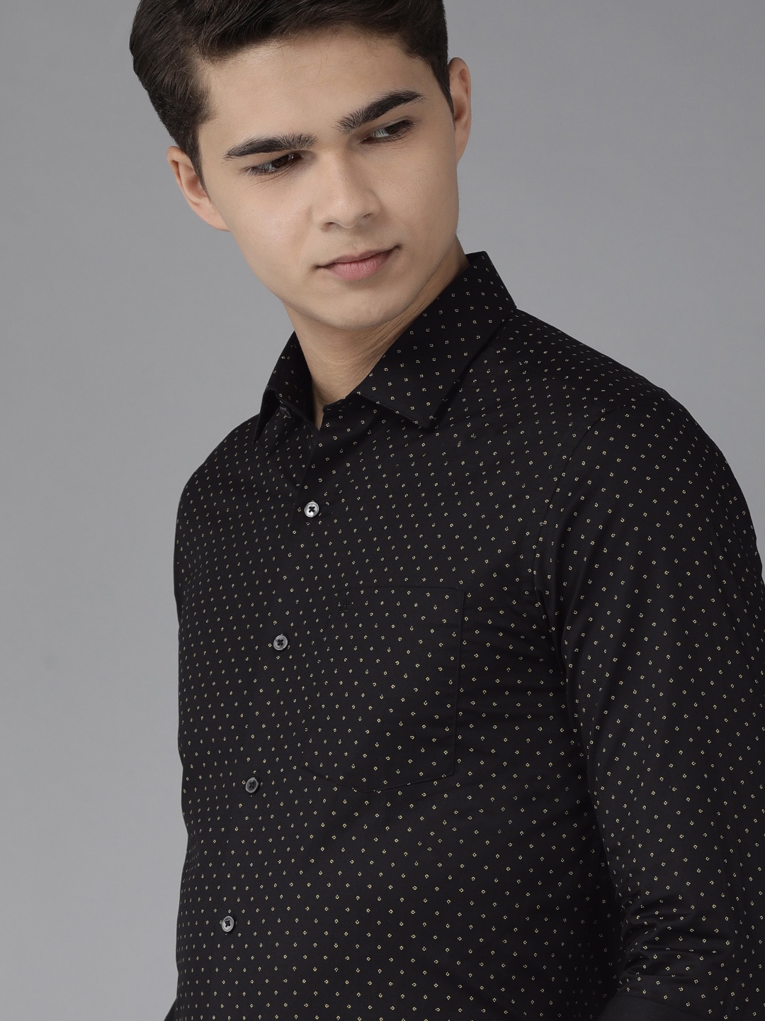 

Arrow Men Black Manhattan Slim Fit Ditsy Printed Pure Cotton Formal Shirt